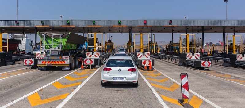 In Spanien muss auf allen Straßenabschnitten Maut entrichtet werden, die mit den „AP“-Schildern für „Autopistas“ markiert sind. 