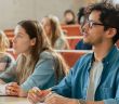 Finanzielle Unterstützung für das Studium: BAföG, Studienkredit oder (Foto: AdobeStock - Gorodenkoff 206335315)