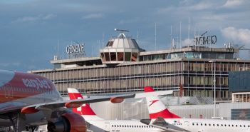 Self-Service-Gepäckaufgabe reduziert Wartezeiten und steigert Zufriedenheit um siebzig Prozent Flughafen Genf digitalisiert Betriebssteuerung mit SITA AOS bis (Foto: SITA)